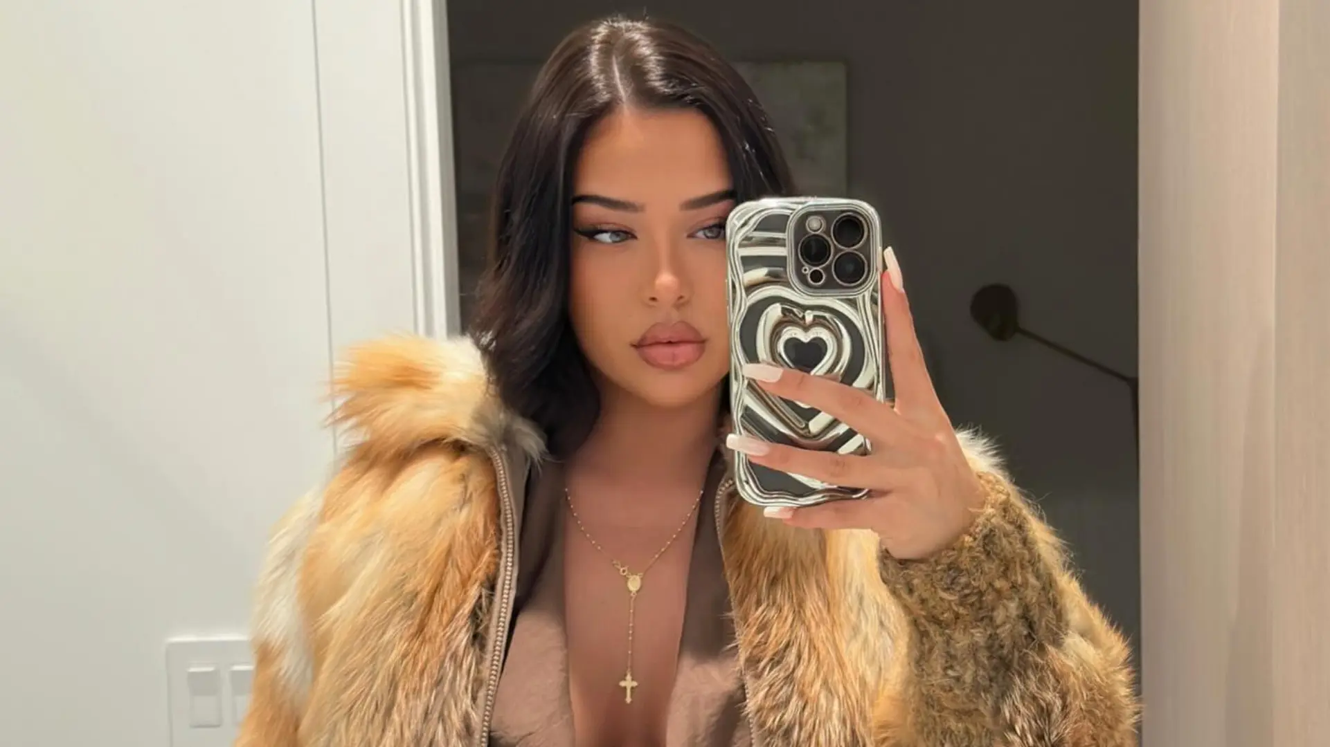 Aunado a esto, la mujer tuvo una peculiar interacción con la madre del futbolista.