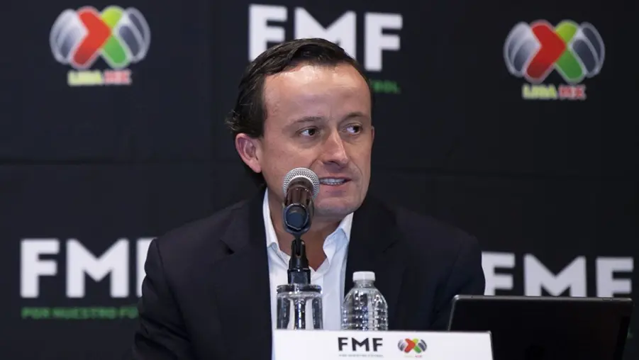 Mikel Arriola huye de la prensa tras esc&aacute;ndalo en la Selecci&oacute;n Mexicana