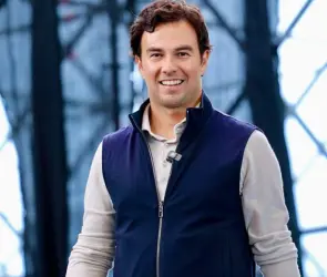 Checo Pérez firma nuevo contrato para 2025