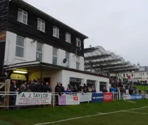 Los estadios de futbol más pequeños del mundo