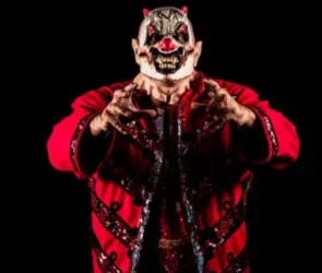 AAA: Murder Clown sufre aparatosa fractura en el ring (VIDEO)