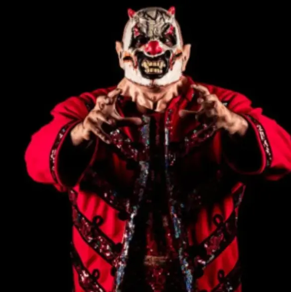 AAA: Murder Clown sufre aparatosa fractura en el ring (VIDEO)