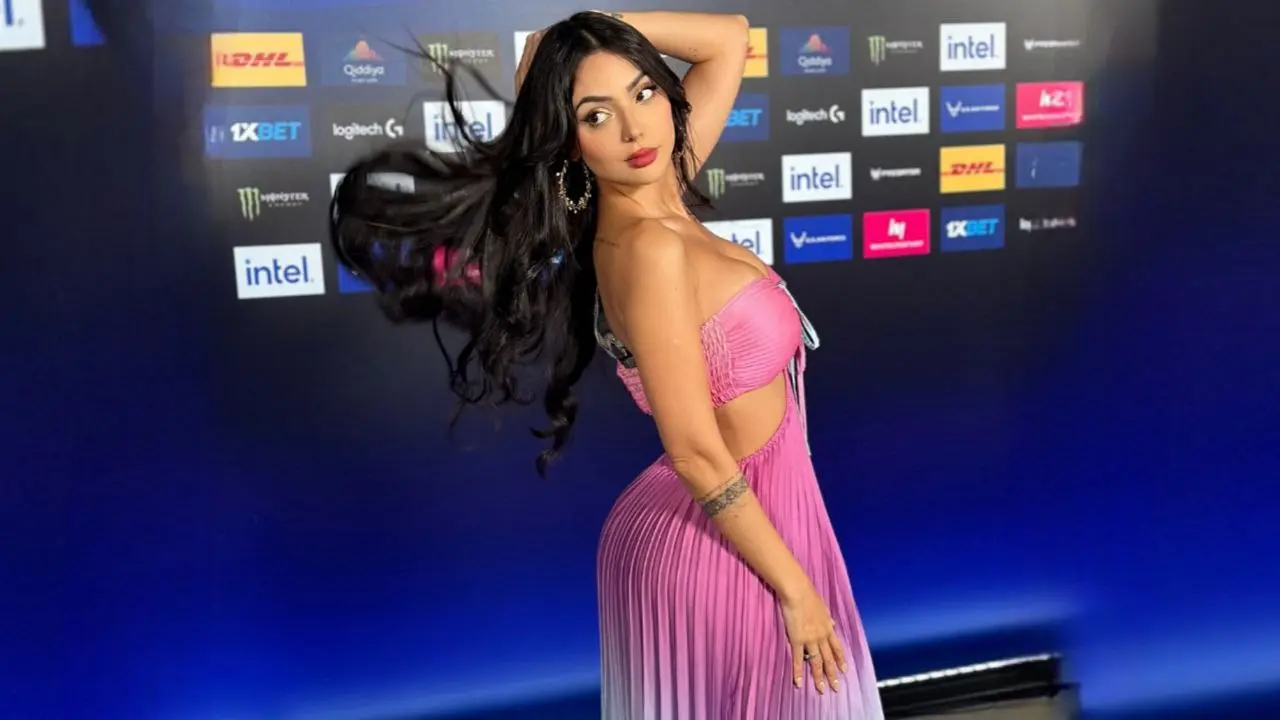 No dejó de lado la actuación, sin embargo su presencia en redes es más gracias a los videojuegos.