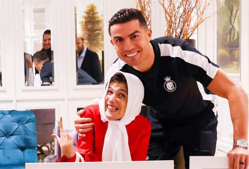 Una muestra de cariño a una artista de Irán, generó muchas especulaciones sobre el futuro de Cristiano Ronaldo, incluso amenazas de latigazos por parte de la justicia de ese país Una muestra de cariño a una artista de Irán, generó muchas especulaciones sobre el futuro de Cristiano Ronaldo, incluso amenazas de latigazos por parte de la justicia de ese país
