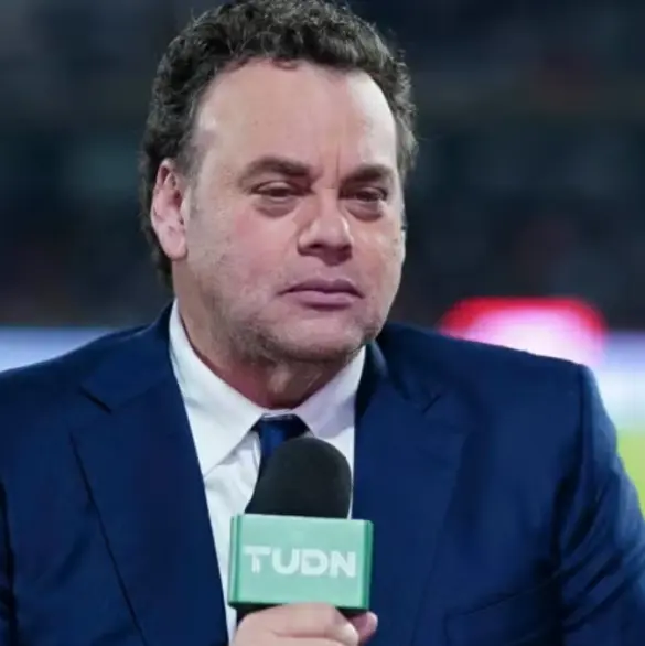 David Faitelson denuncia acoso de aficionado en el Chivas vs América