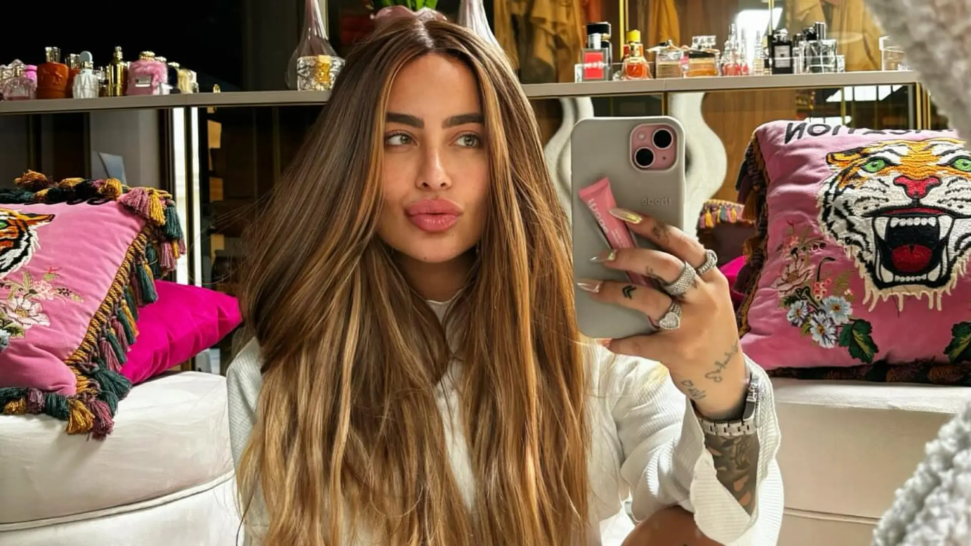 Sólo en su cuenta de Instagram suma cerca de 6 millones de seguidores.