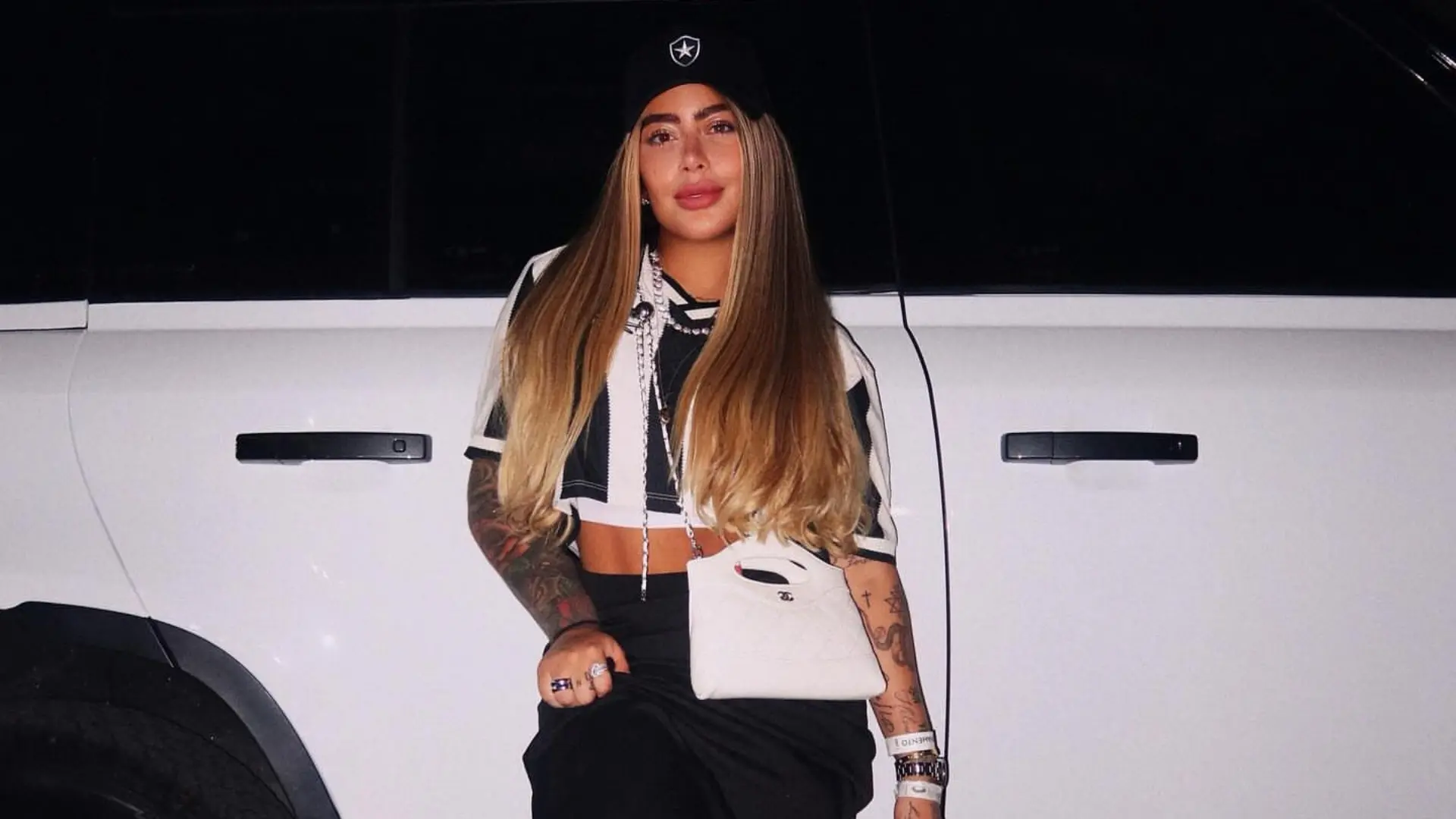 Ha incursionado en el modelaje, lo que la ha llevado también a ser creadora de contenidos.