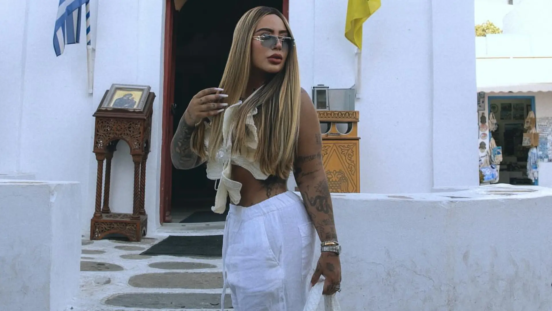 Nacida el 11 de marzo de 1996, Rafaella ha ganado una popularidad enorme como figura pública.