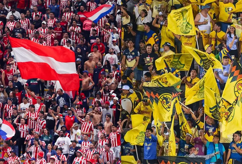 Aficionados de Am&eacute;rica y Chivas protagonizaron una pelea en calles aleda&ntilde;as al estadio