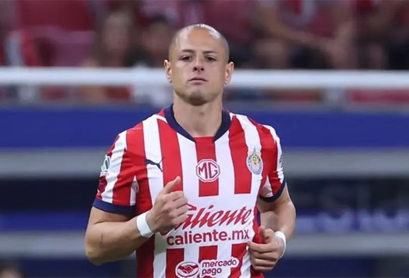 La afici&oacute;n de Chivas perdi&oacute; la paciencia y se lo hizo notar a Chicharito Hern&aacute;ndez