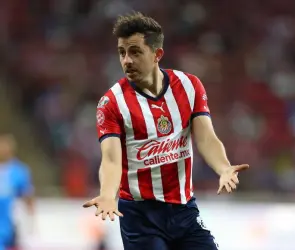 Chivas toma decisión sobre el futuro de Alan Mozo en el club
