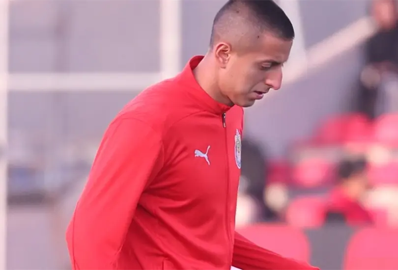 Roberto Alvarado podr&iacute;a dejar a Chivas este verano pues su nombre comienza a sonar para otros equipos de la Liga MX
