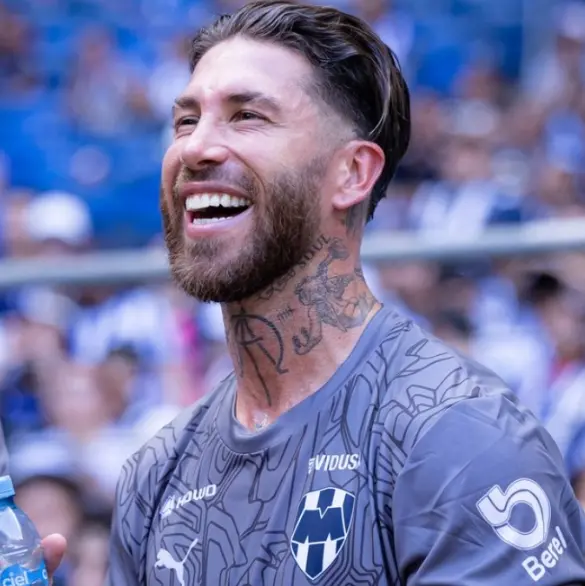 Sergio Ramos se burla de su expulsión ante Pumas