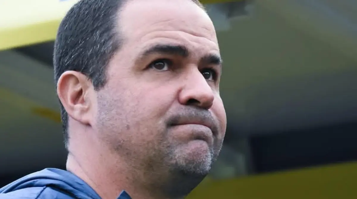  André Jardine explicó su postura ante los supuestos beneficios que recibe el América del arbitraje 