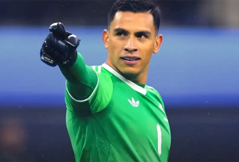 &Aacute;ngel Malag&oacute;n sigue levantando la mano para ser el portero titular en el Mundial 2026