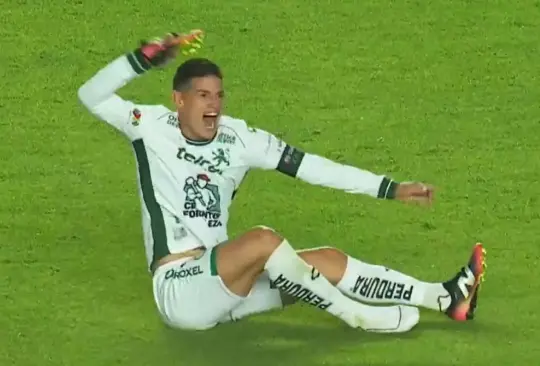 James Rodríguez se le fue con todo al árbitro James Rodríguez se le fue con todo al árbitro