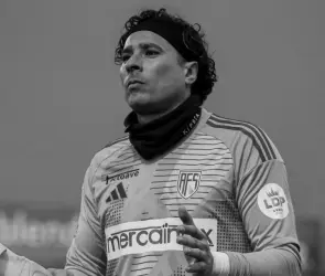 Guillermo Ochoa sufre grave problema y pide ayuda a sus fans