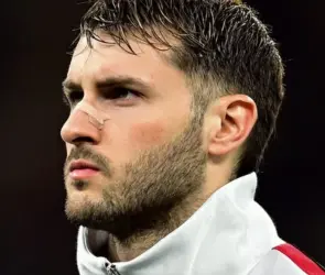 La razón por la que Santi Giménez estaría vetado del Milán