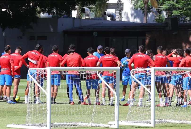 Un t&eacute;cnico de la Liga MX ir&iacute;a al rescate de Chivas