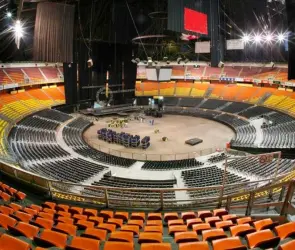 VIDEO: Se desploma tarima del Palacio de los Deportes, hay heridos