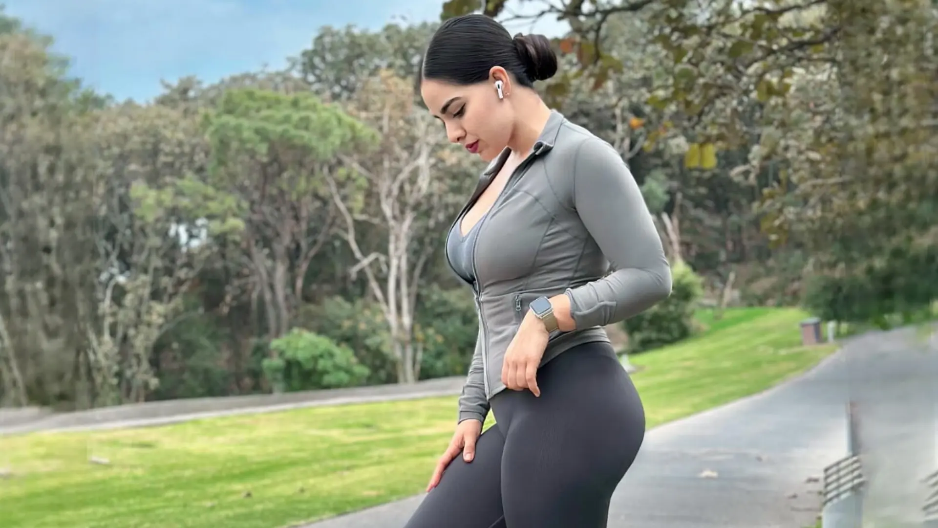 Es embajadora de la reconocida marca Shein.