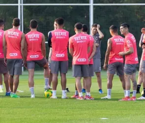 Exhiben dura prueba del vestidor roto en Rayados