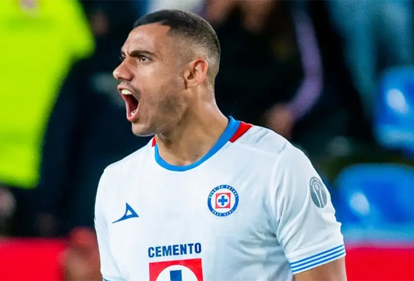 Giakoumakis suena para salir de Cruz Azul en el pr&oacute;ximo mercado de fichajes