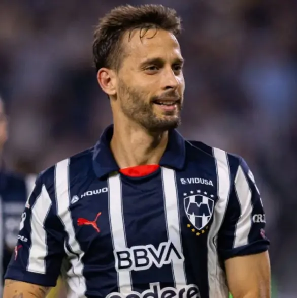 Sergio Canales se va de Monterrey y un club mexicano lo ficharía