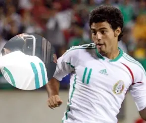 Jersey de Carlos Vela destaca durante pelea en el metro (VIDEO)