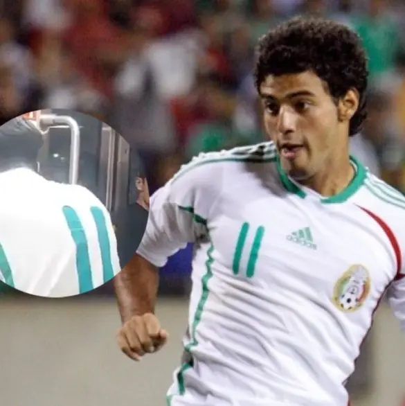 Jersey de Carlos Vela destaca durante pelea en el metro (VIDEO)
