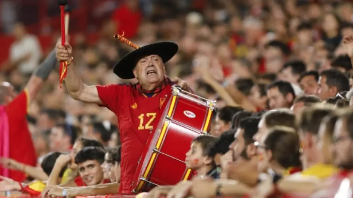  Manolo  'el del Bombo' deja un gran vacío en España a un año de la Copa del Mundo 