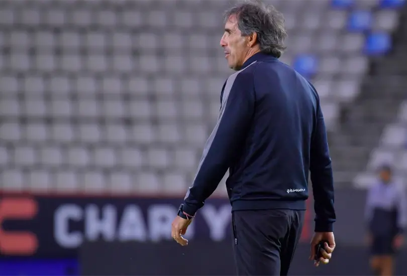 Guillermo Almada le lanz&oacute; un gui&ntilde;o muy directo a Chivas