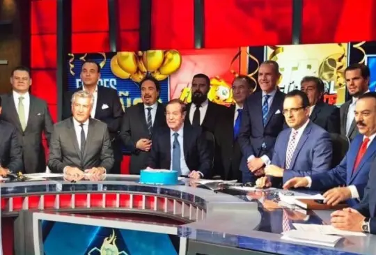 Varios periodistas de EPSN no dudaron en salir en defensa de José Ramón Fernández ante declaraciones de David Faitelson Varios periodistas de EPSN no dudaron en salir en defensa de José Ramón Fernández ante declaraciones de David Faitelson