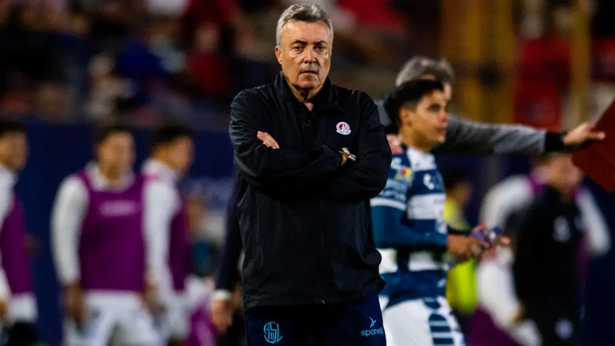  Domènec Torrent no quiere llegar solo a Chivas 