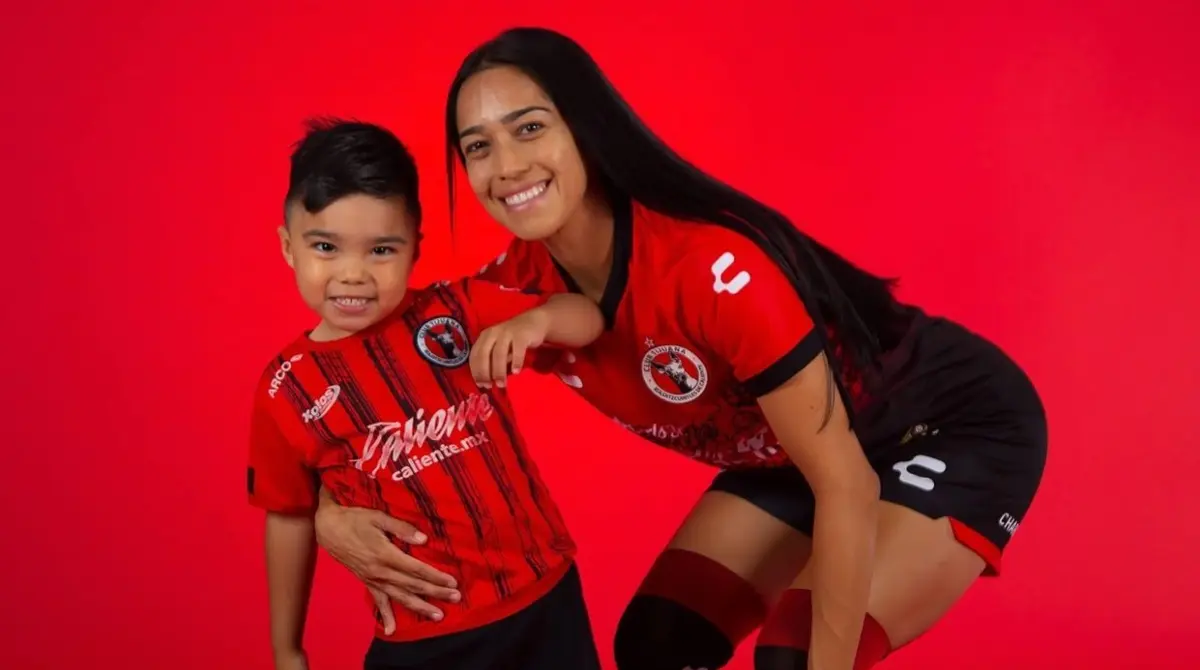 La futbolista de Xolos Femenil es mamá de Romeo, un pequeño de ocho años