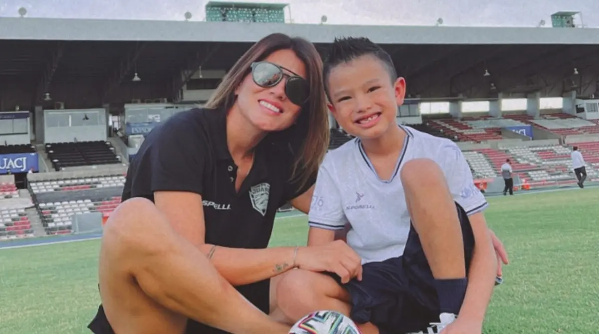 Sumiko Gutiérrez ha estado acompañada de su hijo desde su estancia en Tuzas