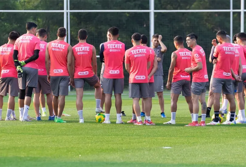 Varios jugadores de Rayados fueron exhibidos alcoholiz&aacute;ndose