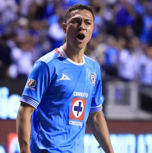 Afición de Cruz Azul acusa negligencia en lesión de Andrés Montaño