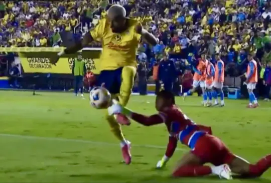 El colombiano se convirtió en el blanco de las críticas de su propia afición tras el resultado ante América. El colombiano se convirtió en el blanco de las críticas de su propia afición tras el resultado ante América.
