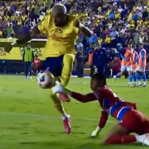 Fans de Cruz Azul piden despido y que investiguen a Kevin Mier