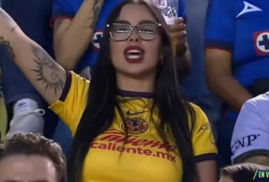 La chica presumió su pasión por los colores del América en televisión nacional. La chica presumió su pasión por los colores del América en televisión nacional.