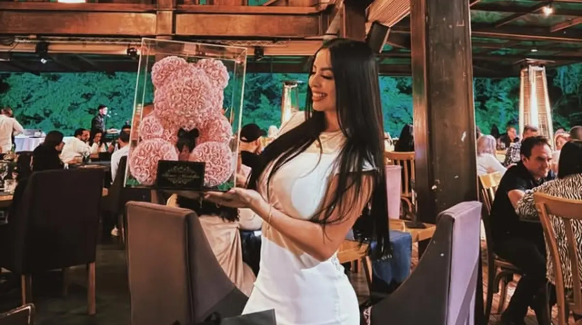 Es fundadora y propietaria de Lessa Boutique, una tienda online de ropa y calzado donde ya lanzó una promoción.