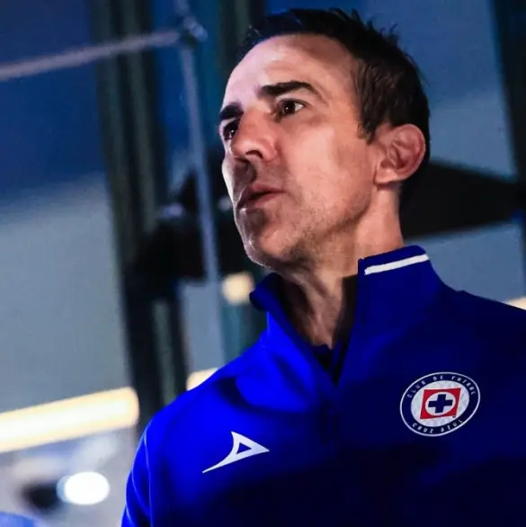 El técnico sorpresa que reemplazaría a Vicente Sánchez en Cruz Azul
