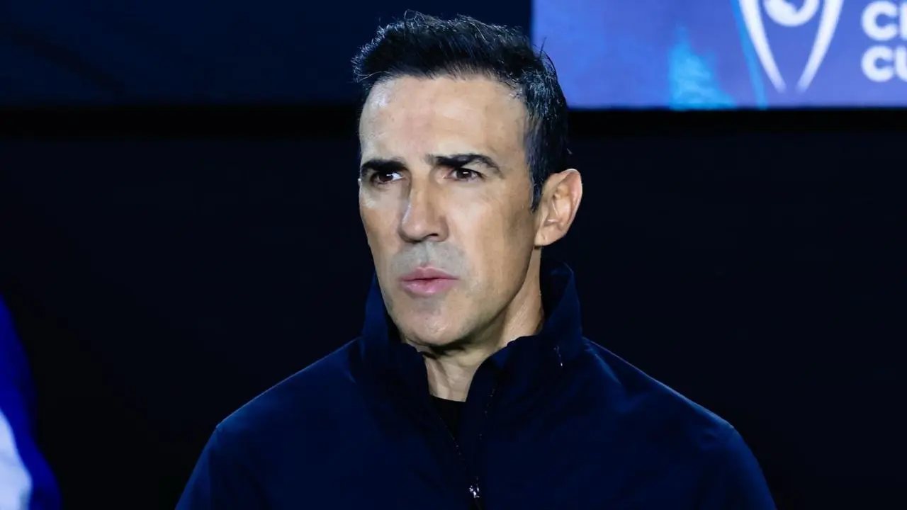  El uruguayo tendría una tentadora oferta toda vez que no exista respaldo de la directiva de Cruz Azul. 