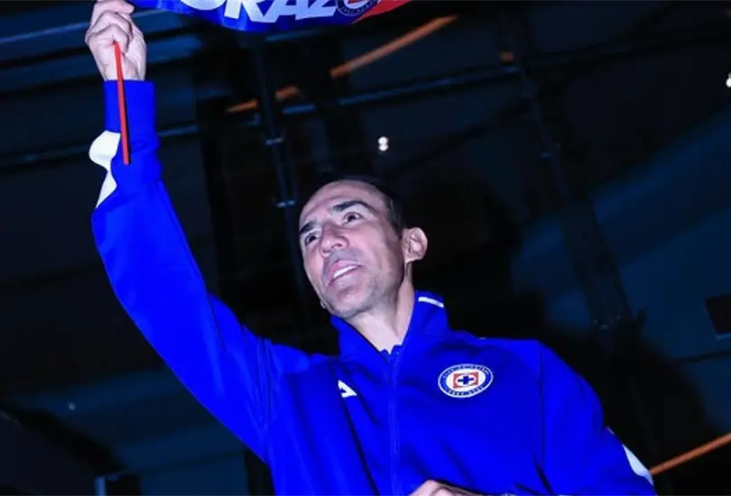 Vicente S&aacute;nchez est&aacute; en la cuerda floja en Cruz Azul