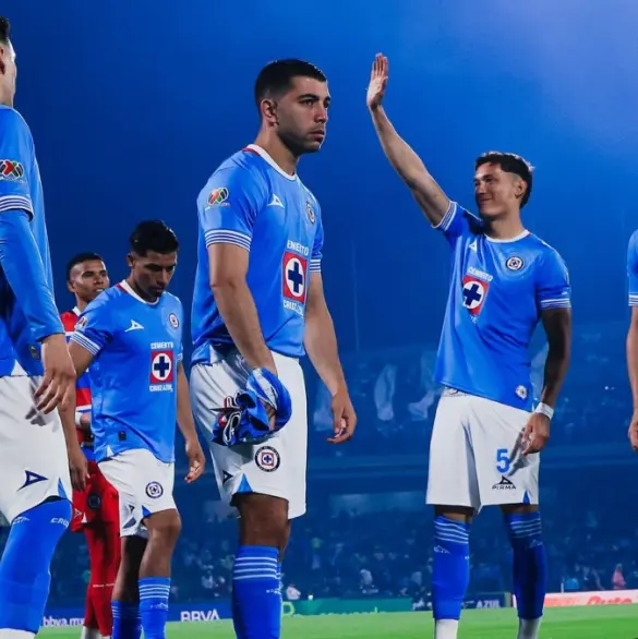 Las 2 figuras de Cruz Azul que saldrían inesperadamente en verano