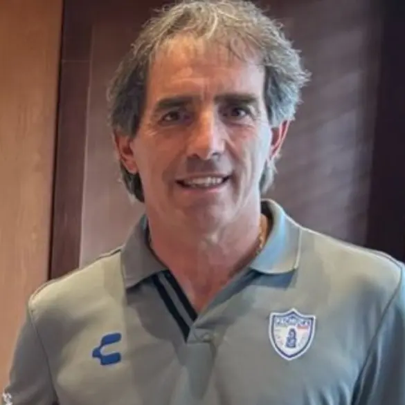 Pachuca niega renuncia a Almada y lo pone a la venta