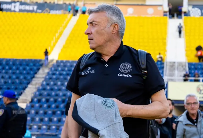 Dom&egrave;nec Torrent opt&oacute; por un mejor sueldo en Rayados