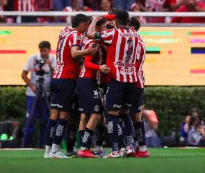 La figura de Chivas que saldría del club para el Apertura 2025