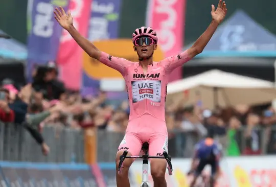 Isaac del Toro mantiene la maglia rosa en el Giro de Italia 2025 Isaac del Toro mantiene la maglia rosa en el Giro de Italia 2025